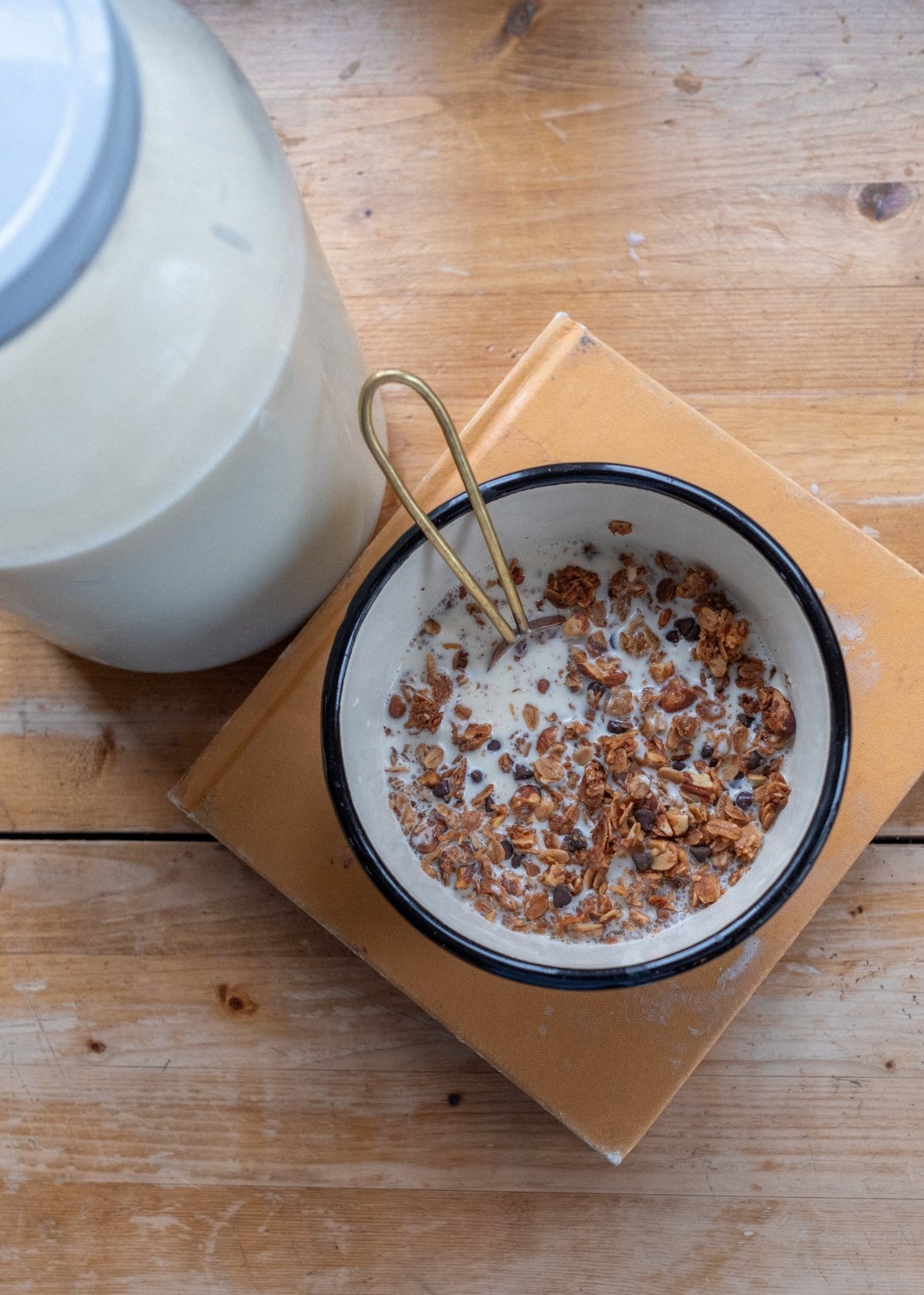 Almond & Chocolate Granola - Ballerina Farm